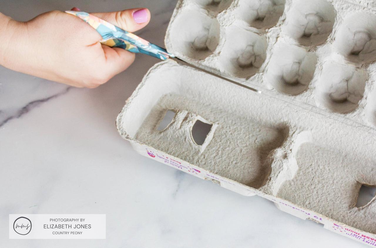 Make your own Spring flower wreath using an egg carton and Miss Mustard ... Make your own Spring flower wreath using an egg carton and Miss Mustard ...