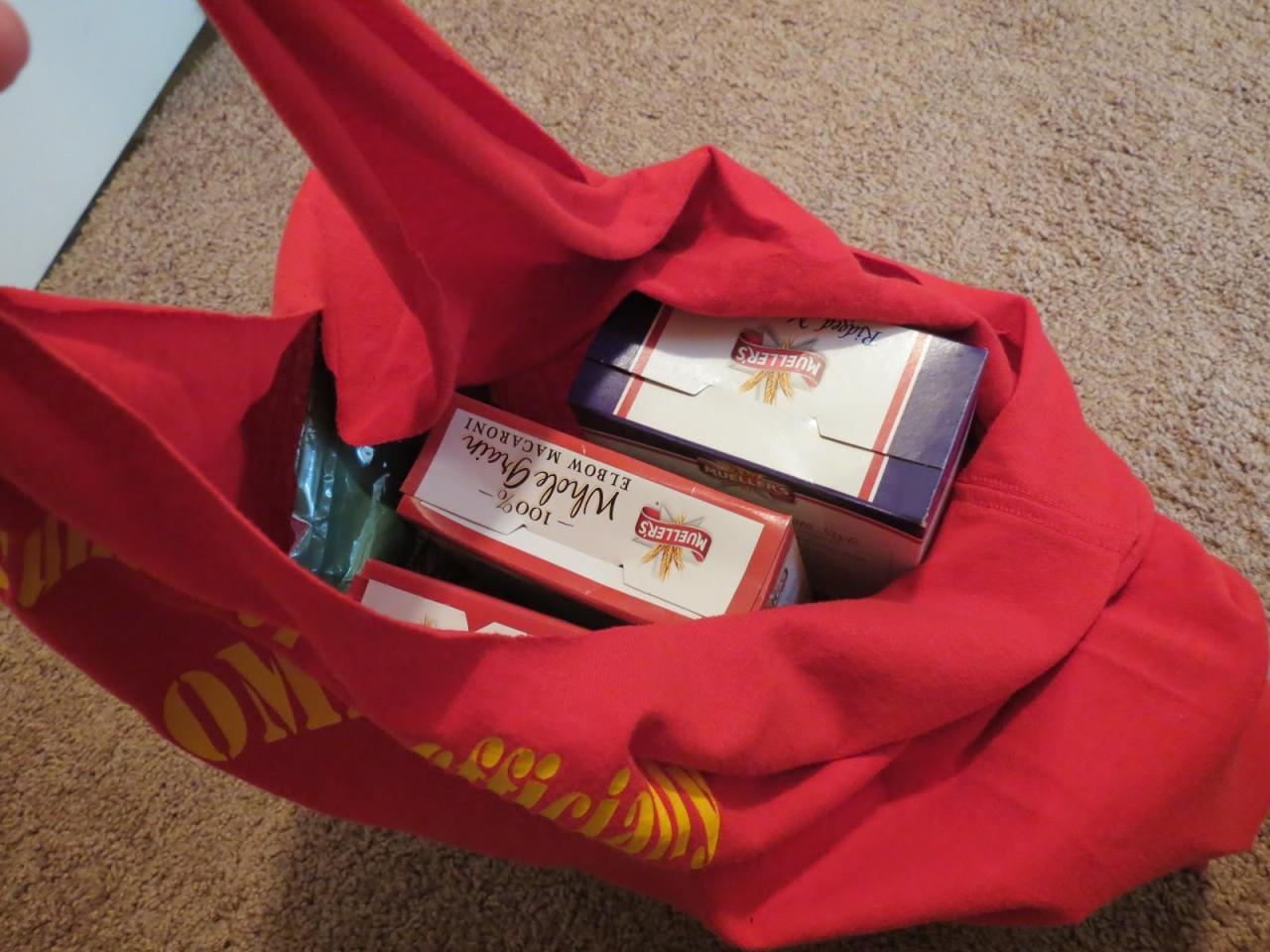 Recycled T-Shirt Shopping Bag (reusable) : 4 Steps - Instructables Recycled T-Shirt Shopping Bag (reusable) : 4 Steps - Instructables