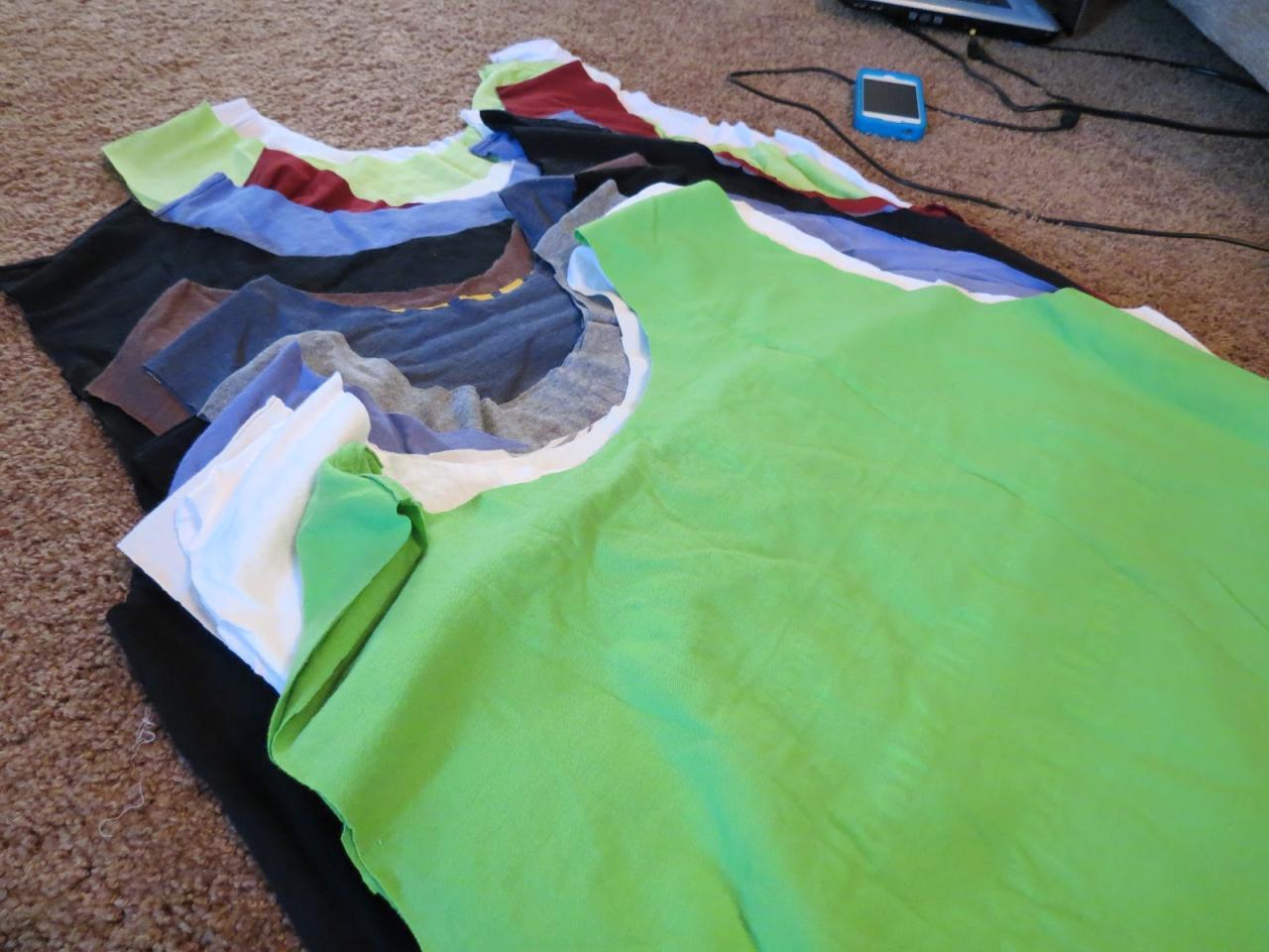 Walks Like Rain: Upcycled T-Shirt: DIY Reuseable Shopping Bags Walks Like Rain: Upcycled T-Shirt: DIY Reuseable Shopping Bags