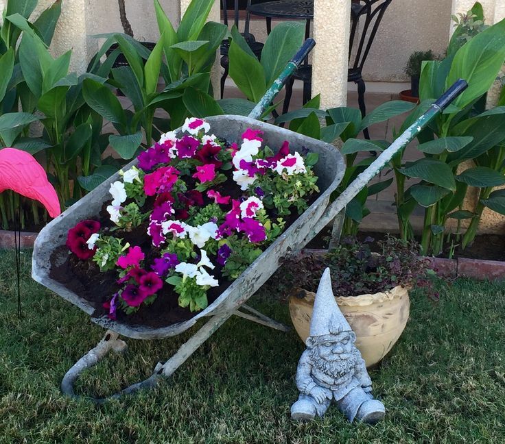 Old Wheelbarrow Garden Ideas: Creative Ways to Reuse Your Tools - Dope ... Old Wheelbarrow Garden Ideas: Creative Ways to Reuse Your Tools - Dope ...