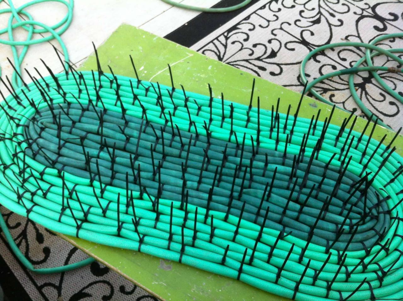 1 Old Garden Hose and 201 Zip Ties • Recyclart | Garden hose, Hose ... 1 Old Garden Hose and 201 Zip Ties • Recyclart | Garden hose, Hose ...