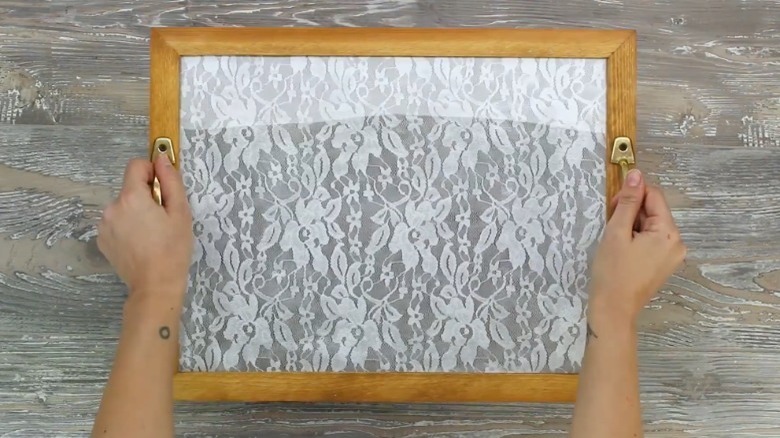 How to Upcycle Old Picture Frames with Stunning Results How to Upcycle Old Picture Frames with Stunning Results